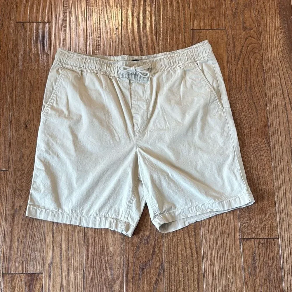 Banana Republic khaki 7” inseam drawstring shorts L